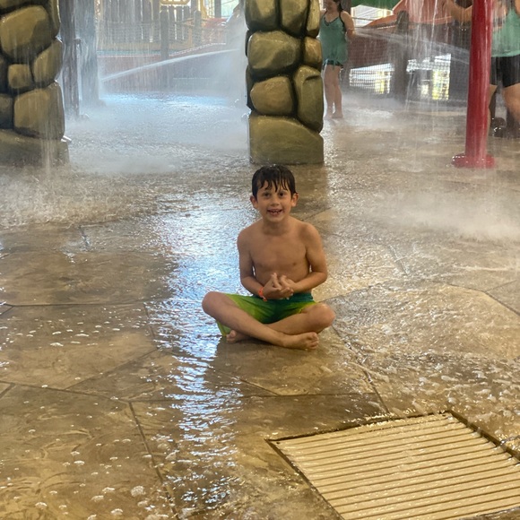 Meet your Posher, Brandy - Picture 5 of 6